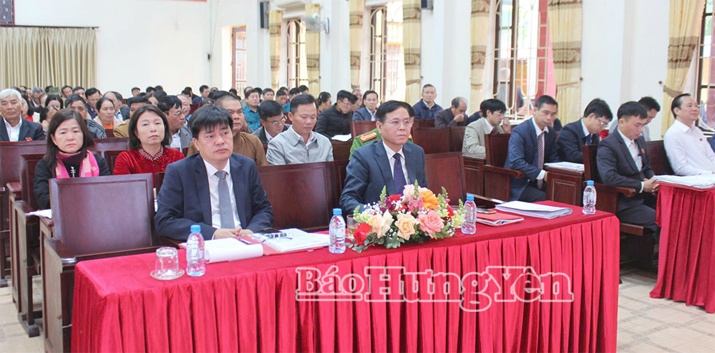 Các đại biểu dự kỳ họp.