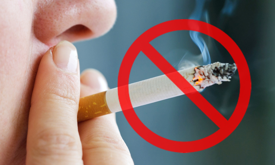 H&uacute;t thuốc l&aacute; ở nơi cấm h&uacute;t thuốc!