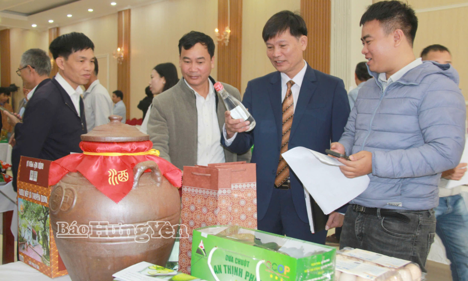 Đ&aacute;nh gi&aacute;, ph&acirc;n hạng 44 sản phẩm OCOP năm 2025